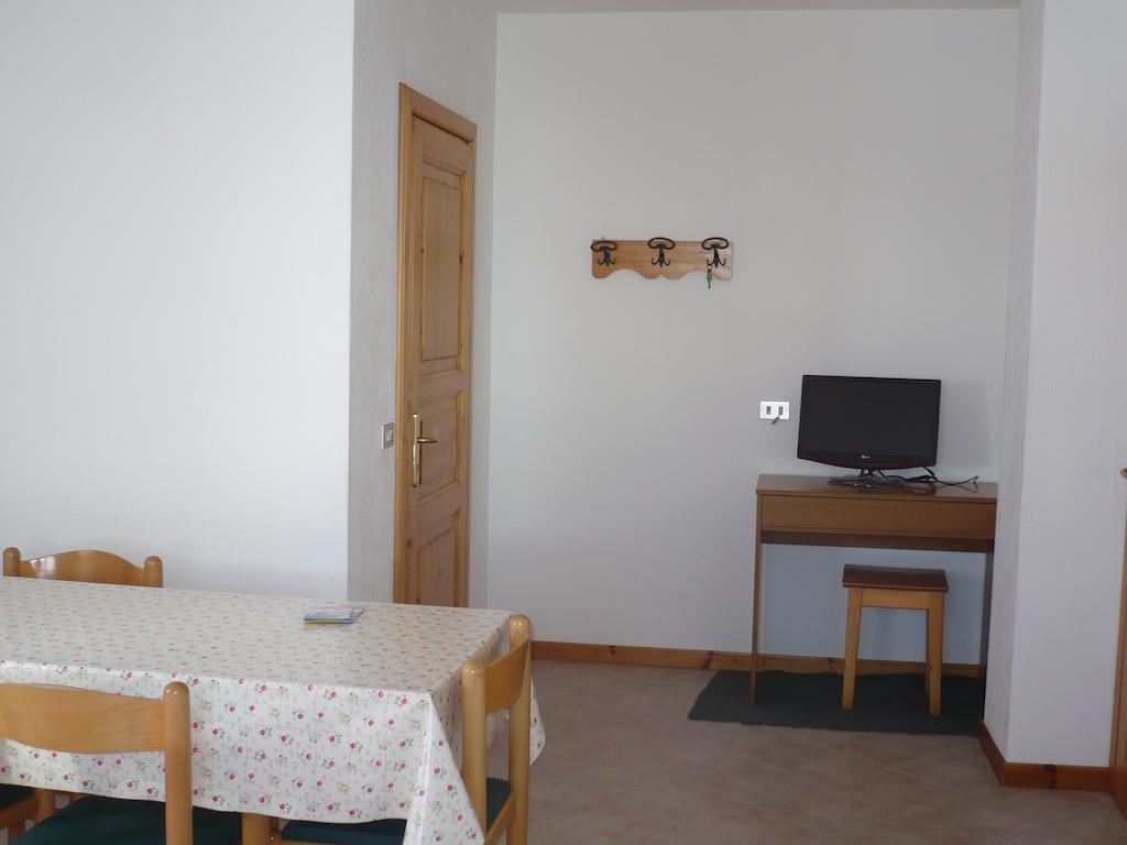 Ferienwohnung Casa Gembre Livigno Zimmer foto